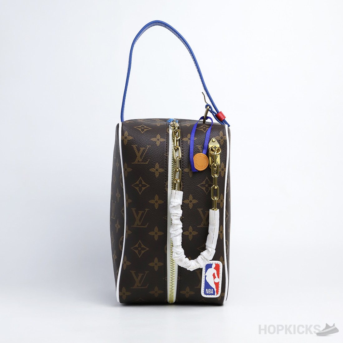 バッグ・カバンその他 Louis Vuitton x NBA Cloakroom Dopp Kit Monogram RI4280 Louis Vuitton x NBA Hero Jacket Leather Cloackroom Dopp Kit